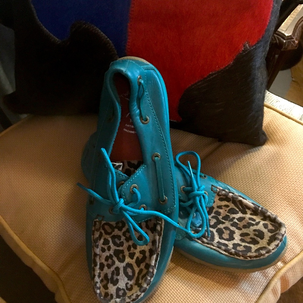 Twisted  x loafers